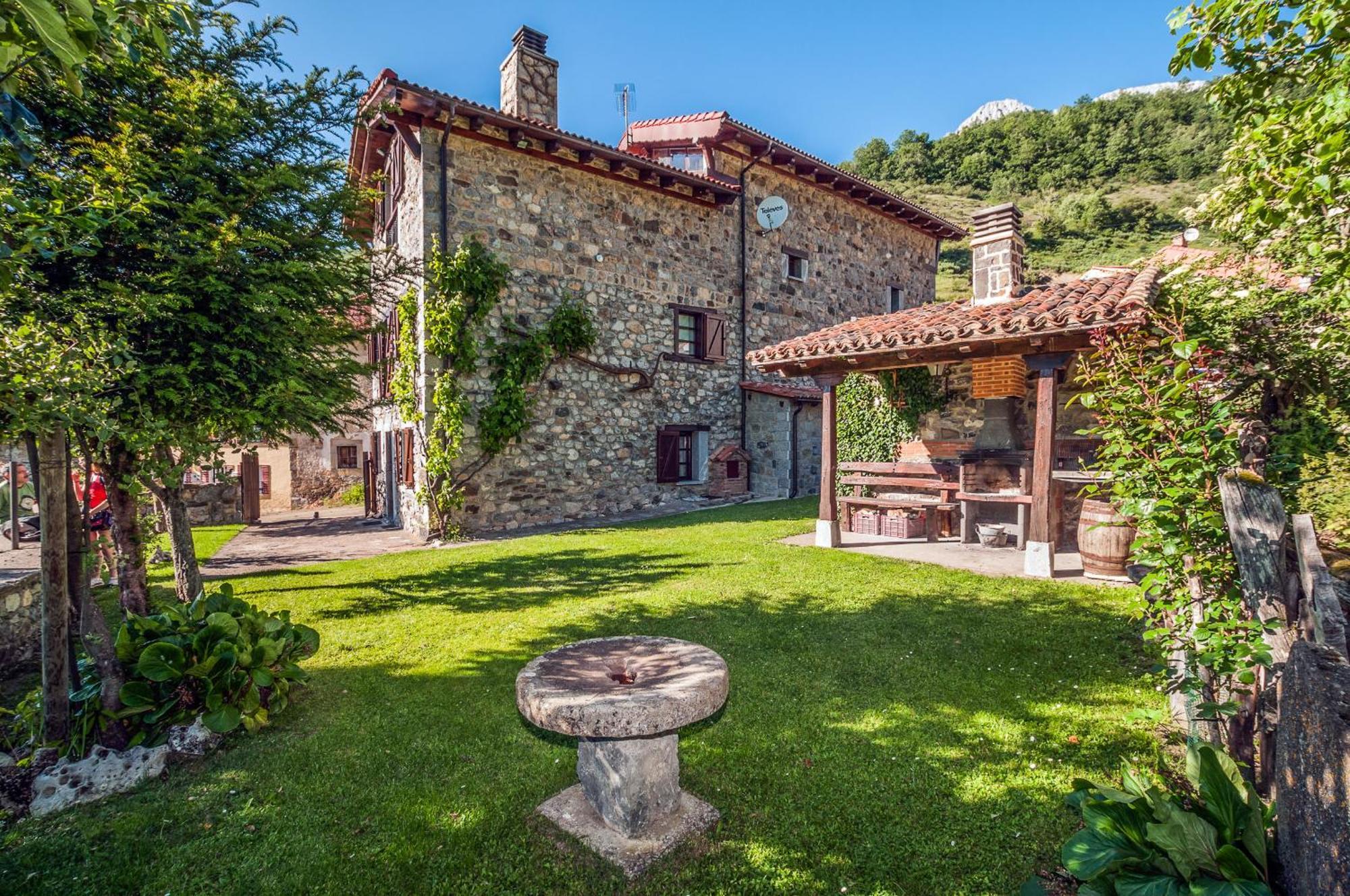 Santa Maria de Valdeon El Serenal المظهر الخارجي الصورة